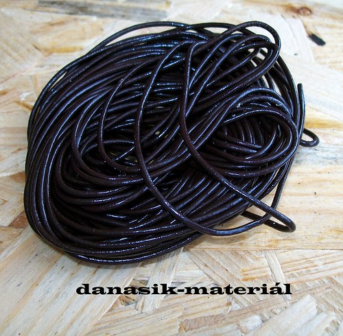 KOŽENÁ ŠŇŮRKA TMAVĚ HNĚDÁ - METRÁŽ - 1,5 mm