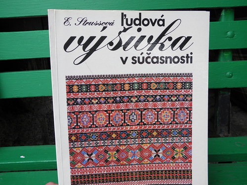 Lidová výšivka — foto 1