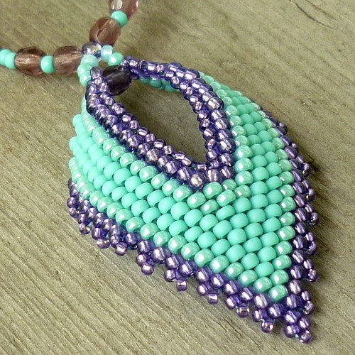 Turquoise and Purple leaf — foto 1