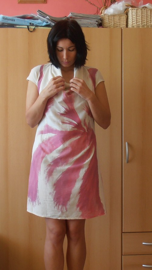 Úzké šaty — foto 1