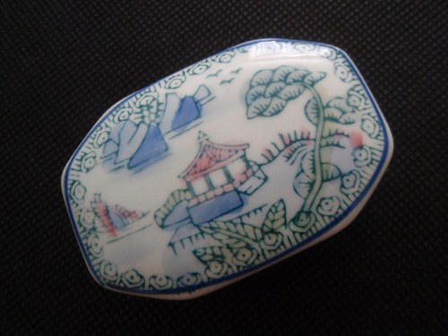 Porcelánová dóza v japonském stylu...