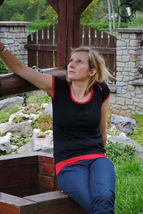 Černé lemované puntíkem, vel. M — foto 1