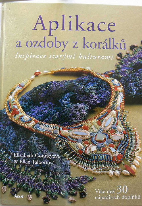 Aplikace a ozdoby z korálků — foto 1