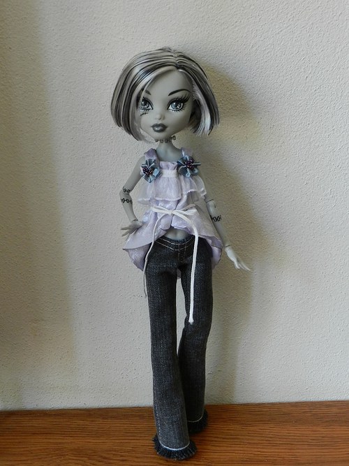 Džíny a halenka pro Monster high — foto 1