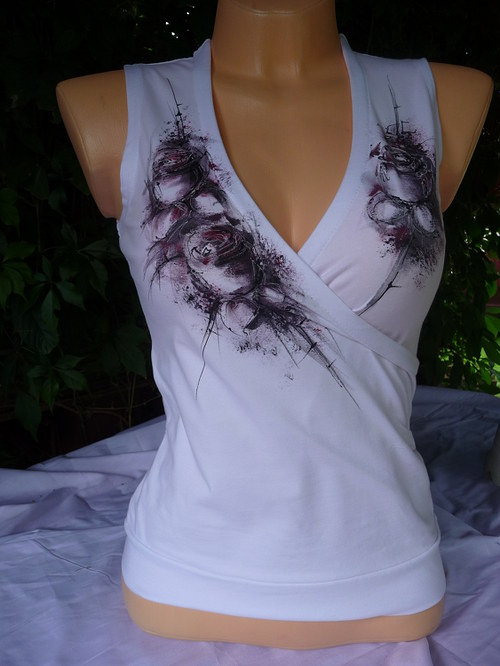 Top s romantickou malbou (S) — foto 1