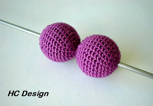 Háčkované kuličky-pár, stř.fialové-1,8cm — foto 1