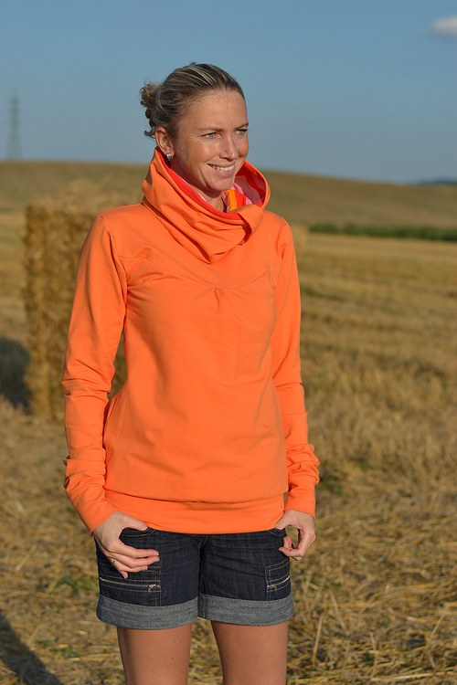 Oranžová mikina — foto 1