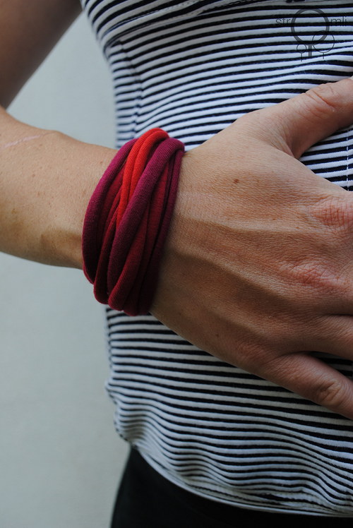 Náramek jahodovo- vínový — foto 1