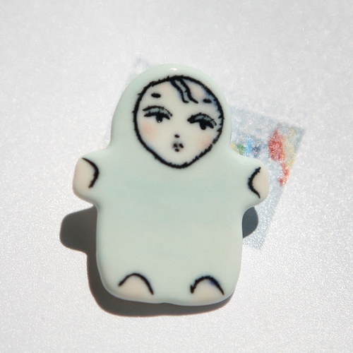 Ono Babe Blue (porcelánová brož) — foto 1