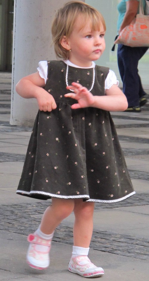 Podzimní kytičkované šatičky — foto 1