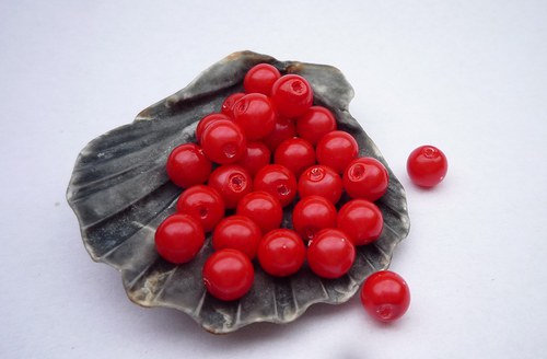 60 ks perličky 4 mm č.22 červená