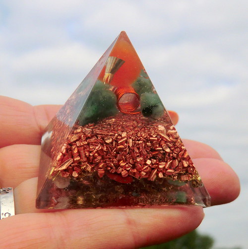 Orgonit - Pyramida - Karneolový plamínek Zamluveno — foto 1