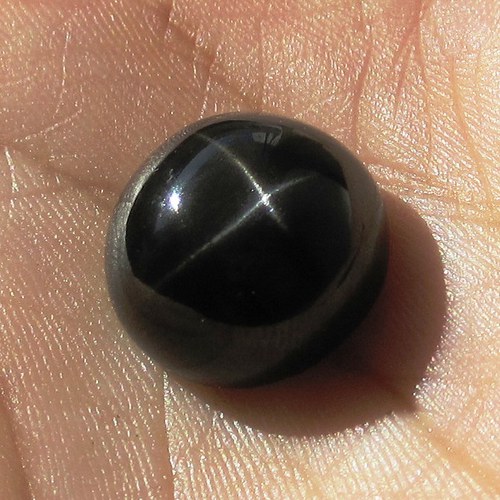 Asterický diopsid kabošon č.1 kulatý — foto 1