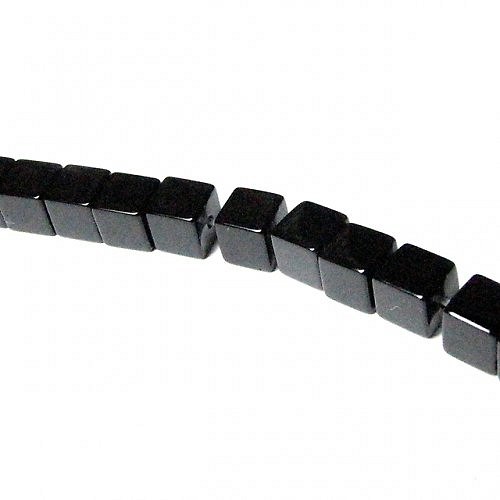 Onyx kostička 6 mm, 2 ks