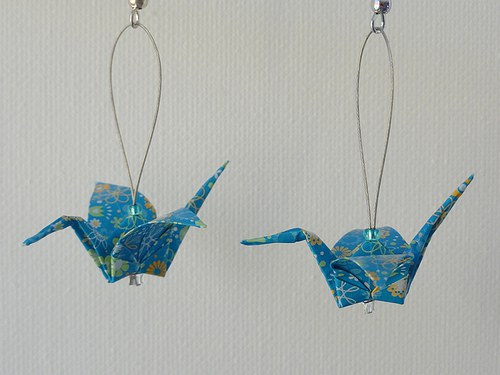 Origami jeřáb modrý s kytičkami — foto 1
