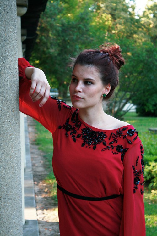Luxusní šaty — foto 1