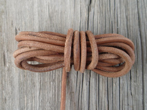 Kulatý kožený řemínek 4mm