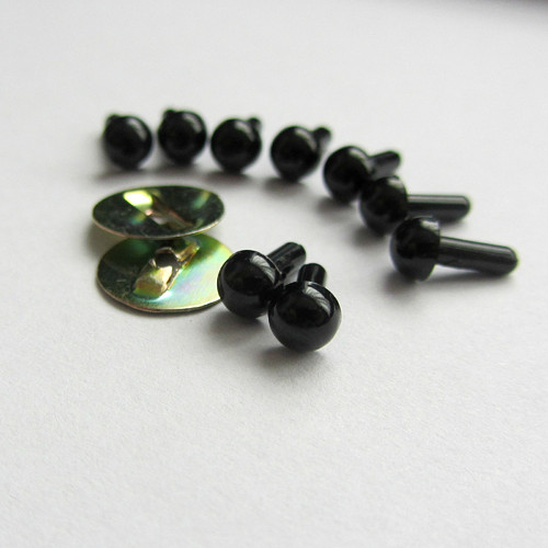 Plastové očička - černé, 4,5 mm — foto 1