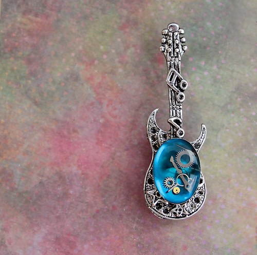 Steampunková kytara — foto 1