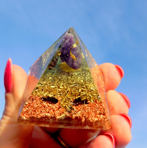 Orgonit *Pyramida 2* 4x4 - Ametystový hrot — foto 1