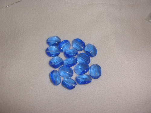 Mač21 Modré kroucené korálky, 10x13 mm, 15 ks
