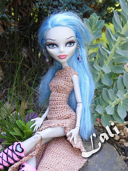 Monster High - Háčkované šatičky č. 2. — foto 1