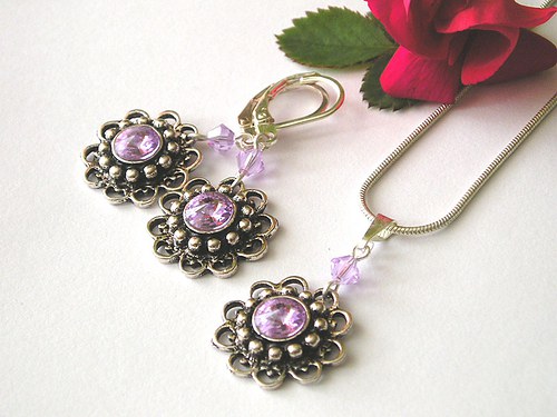 Kytičky se Swarovski rivoli Violet — foto 1