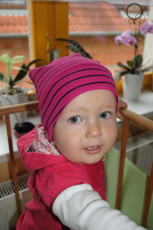 Dětská čepice- sytě růžová 3-9 M — foto 1