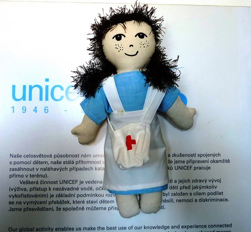 Adoptuj panenku a zachráníš dítě — foto 1