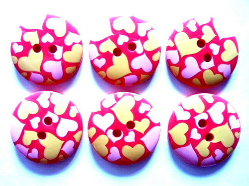 Knoflík 23 mm SRDCE ČERVENÉ