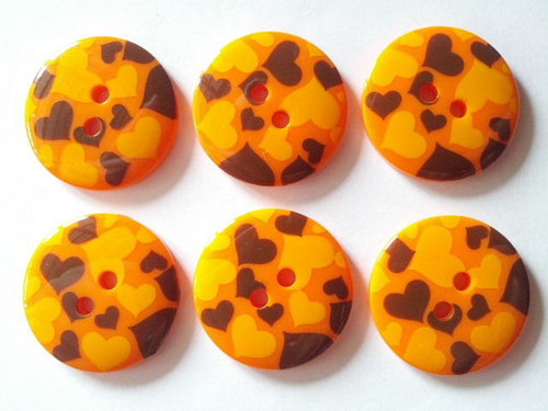 Knoflík 23 mm SRDCE ORANŽOVÉ