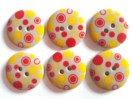 Knoflík 23 mm PUNTÍK BÉŽOVÝ