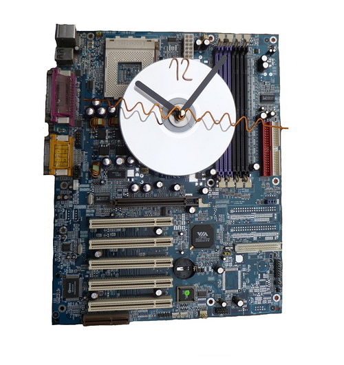 Hodiny z PC 20 — foto 1