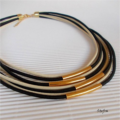 Goldy black - elegantní náhrdelník — foto 1