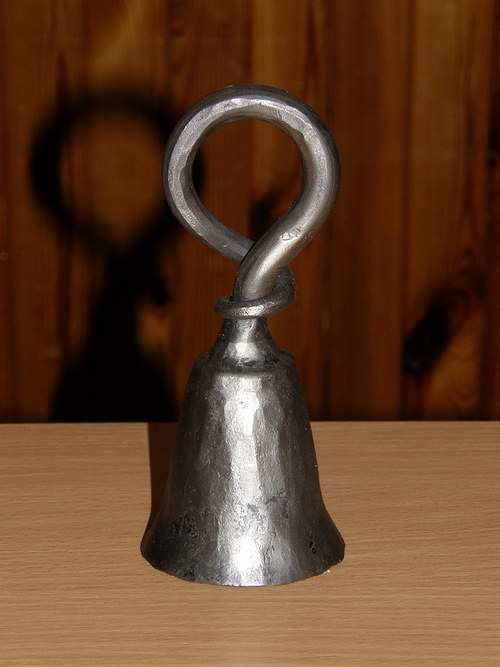 Zvoneček kovaný — foto 1