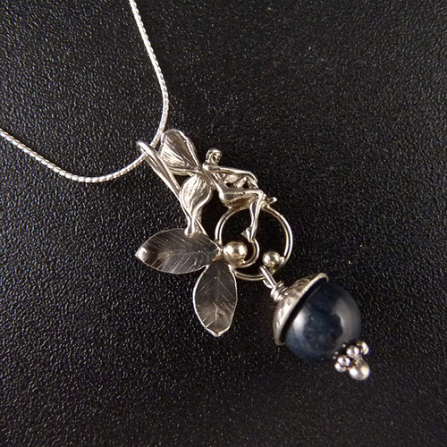 Borůvková víla..amulet — foto 1