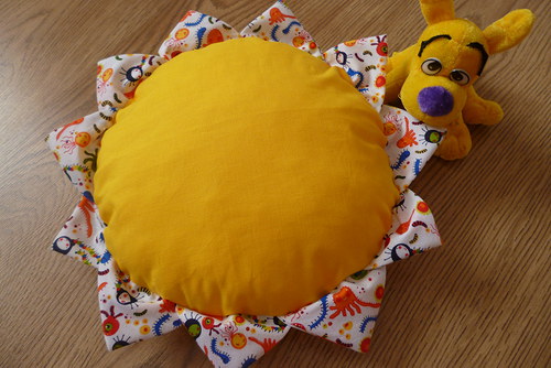 Sluníčkový polštářek :-) — foto 1