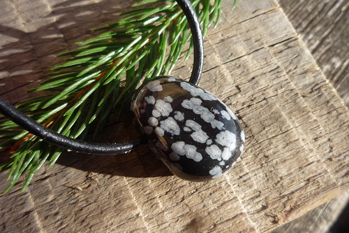 Vrtaný obsidián č. L7957 — foto 1