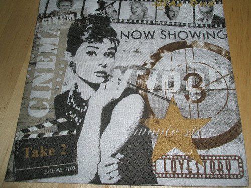 Ubrousek Audrey Hepburn — foto 1