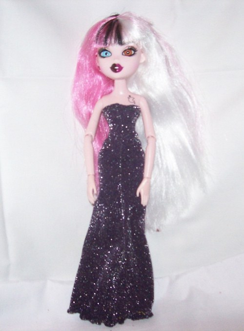 Šaty pro Bratzillaz — foto 1