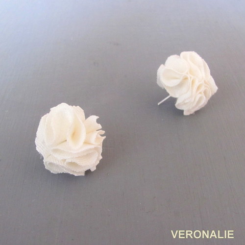 POMS krémové — foto 1