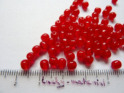 Kuličky 4 mm - červené ..... 100 ks — foto 1