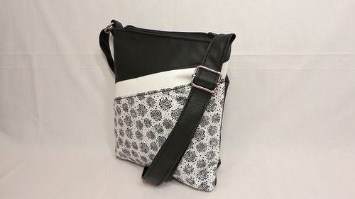 Black and white exclusive-small — foto 1