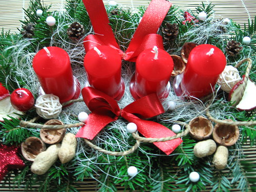 Adventní košík v červené — foto 1