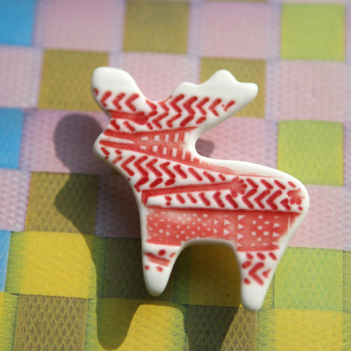 Los červený (porcelánová brož) — foto 1