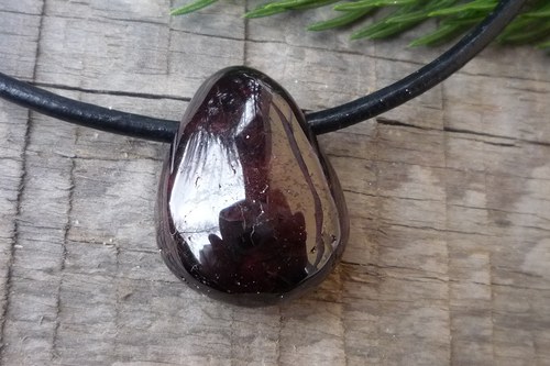Vrtaný granát č. L8206 — foto 1