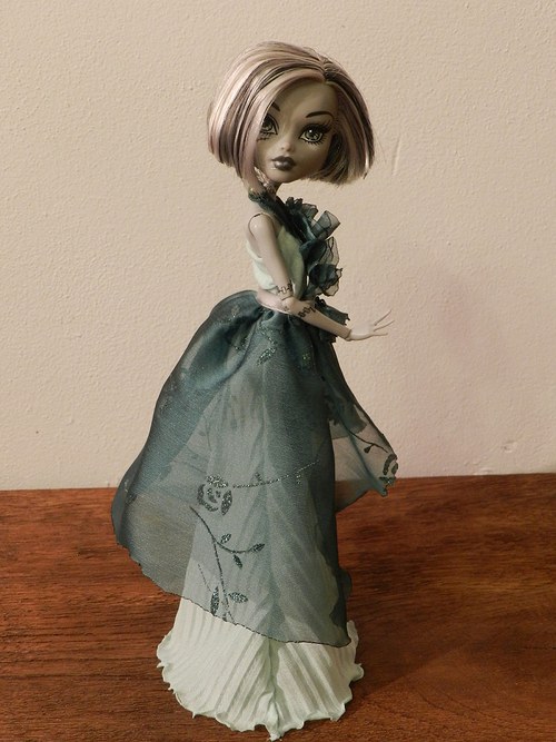 Šatičky pro Monster high — foto 1