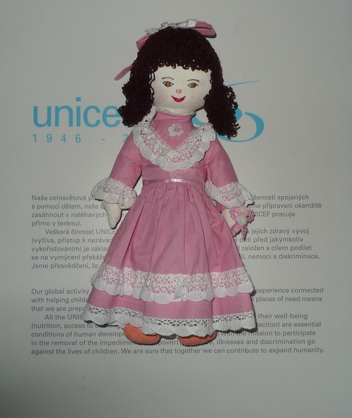 Adoptuj panenku a zachráníš dítě — foto 1