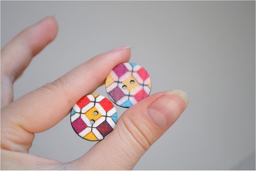 Dřevěný malovaný knoflík 2x — foto 1