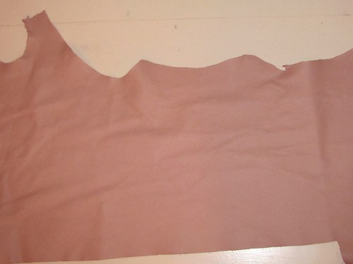 Hnědorůžová kůže 47x80 cm — foto 1